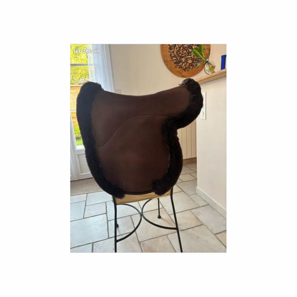Tapis de selle forme de selle grip Lemieux x Acavallo