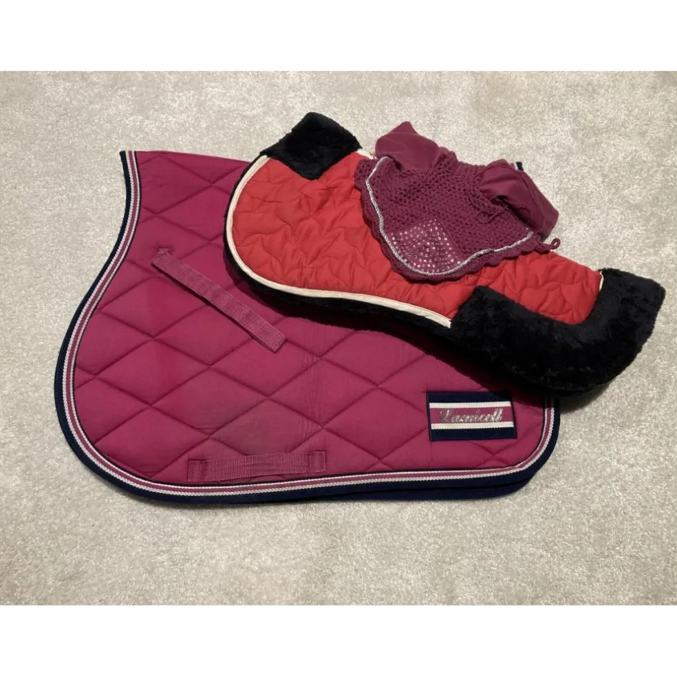 Tapis de selle LAMICELL rose avec bonnet et amortisseur FOUGANZA assorti
