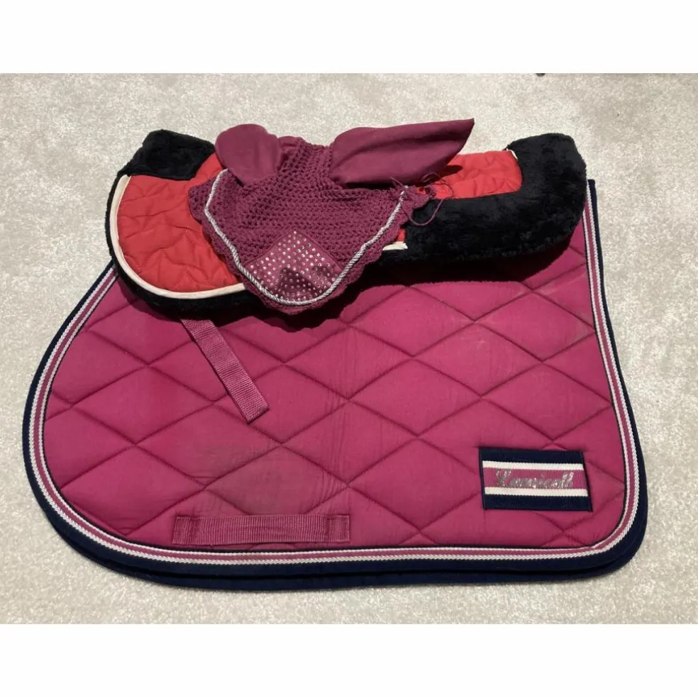 Tapis de selle LAMICELL rose avec bonnet et amortisseur FOUGANZA assorti