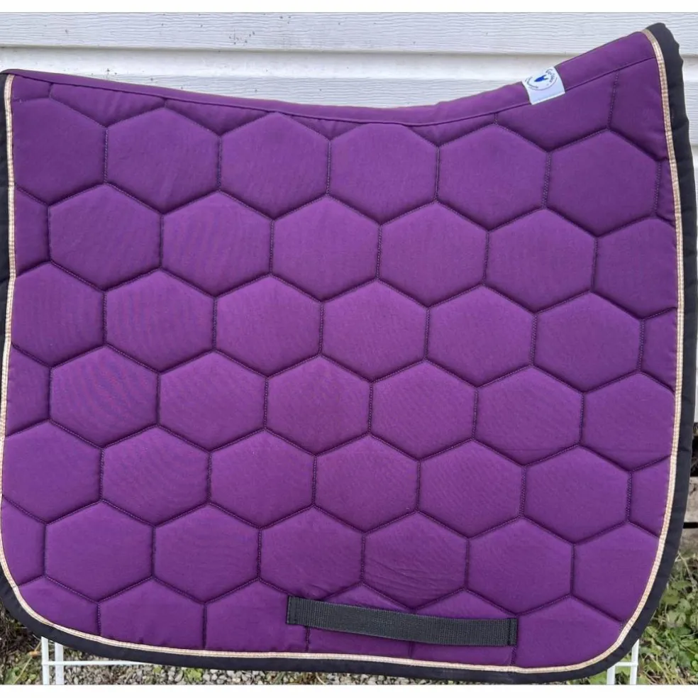 Tapis dressage violet bord noir et or Equidées