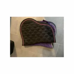 tapis equitheme coupe sport noir liséré rose