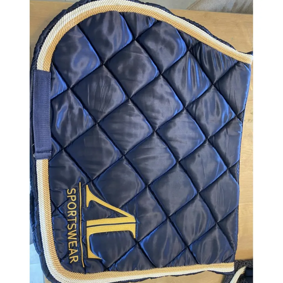 Tapis et bonnet Alexandra Ledermann