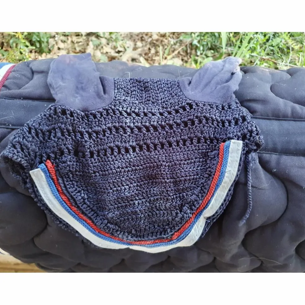 Tapis et bonnet bleu marine
