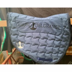 Tapis et bonnet Bruno Delgrange