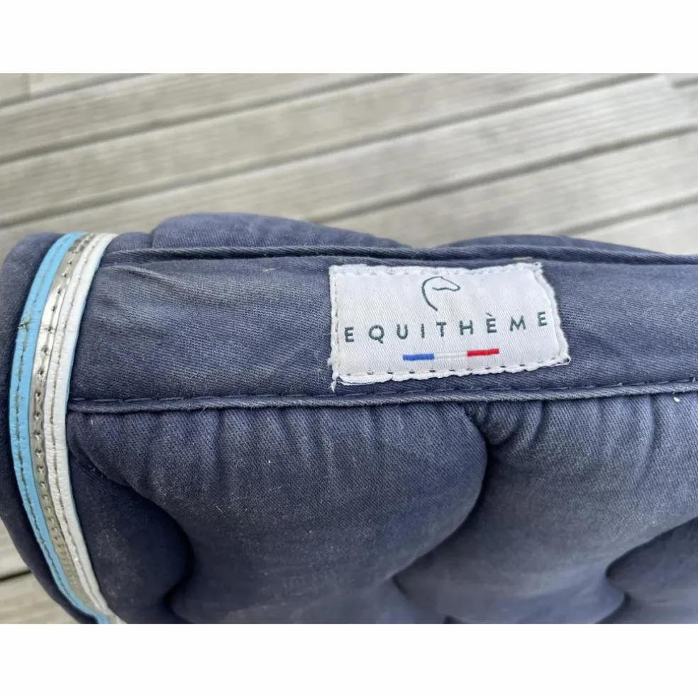 Tapis et bonnet de concours