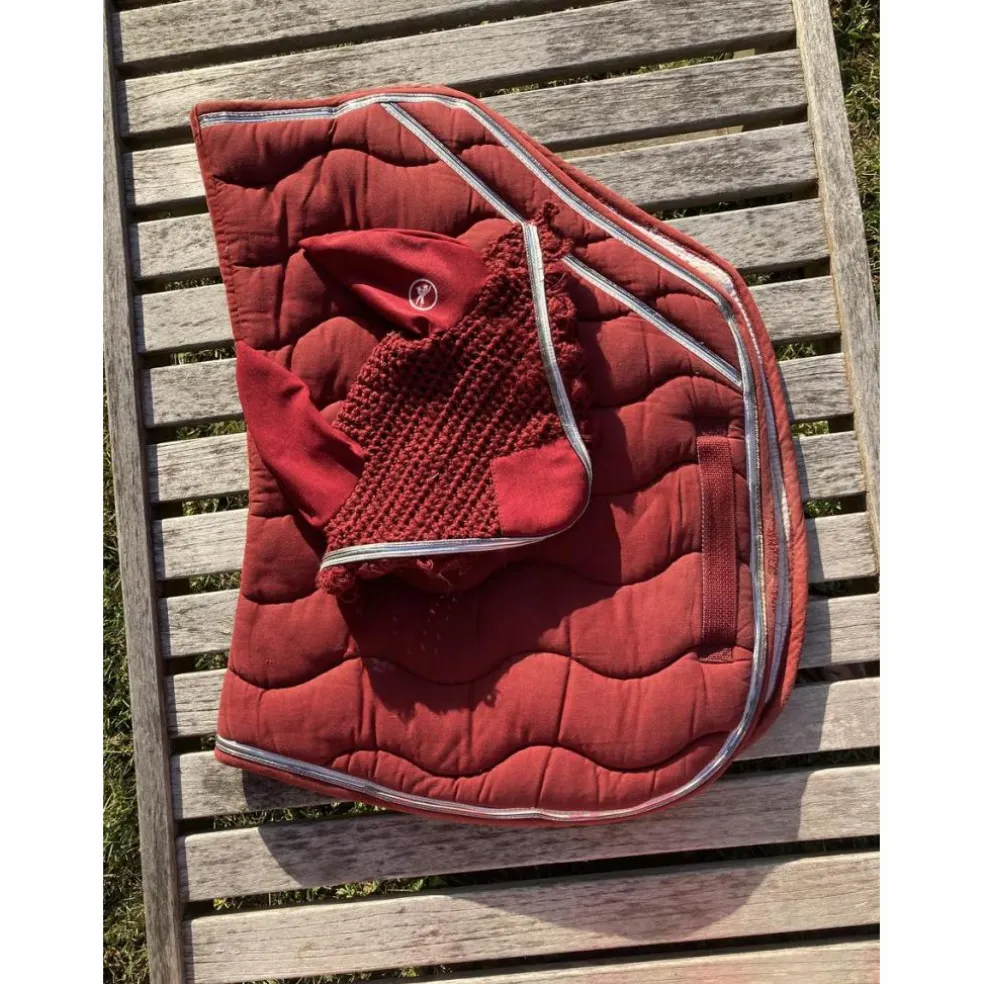 Tapis et bonnet equithème
