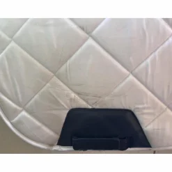 Tapis et bonnet WOW store blanc