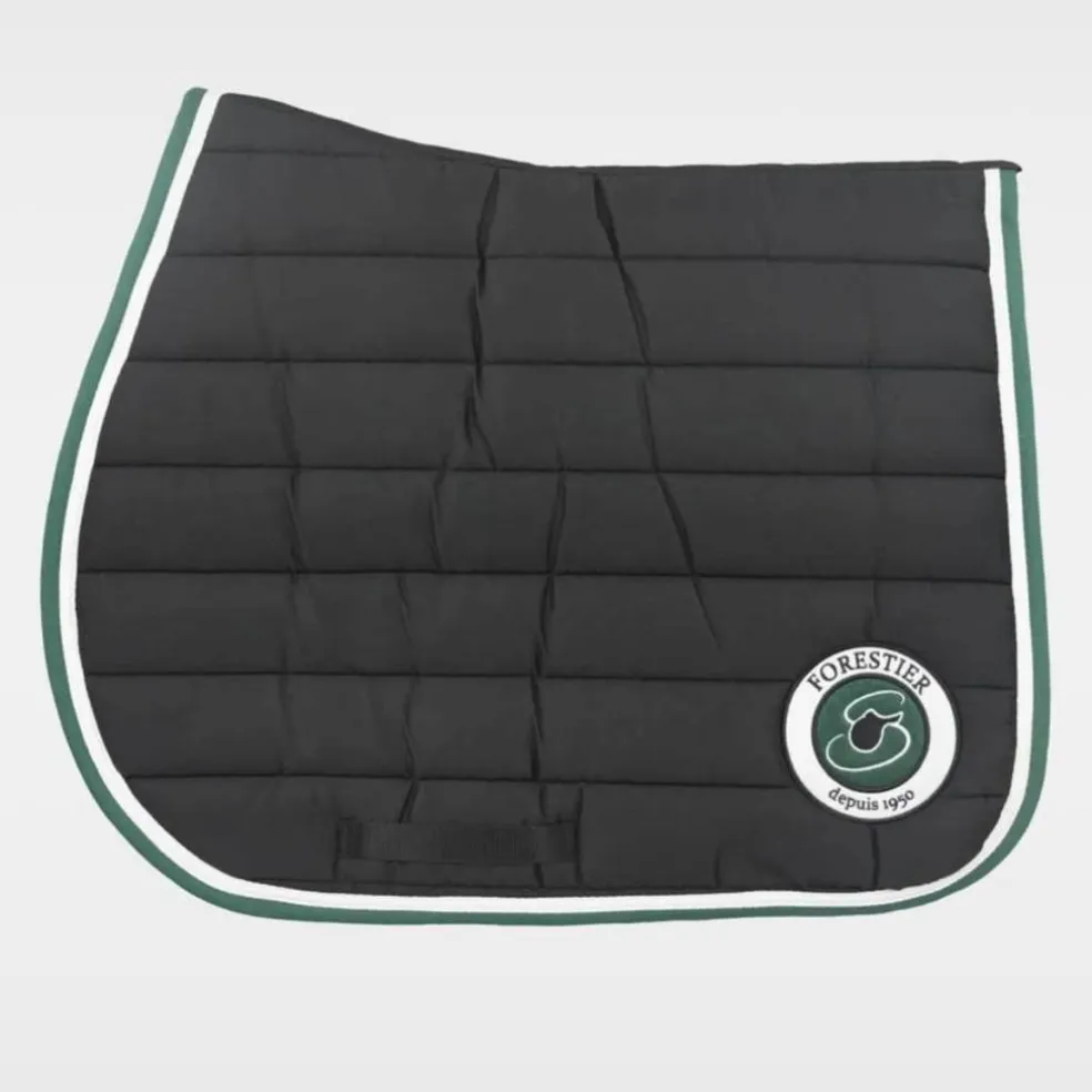 tapis forestier noir