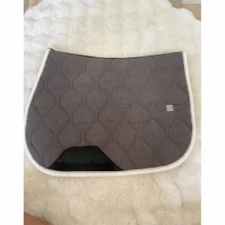 tapis gem gris
