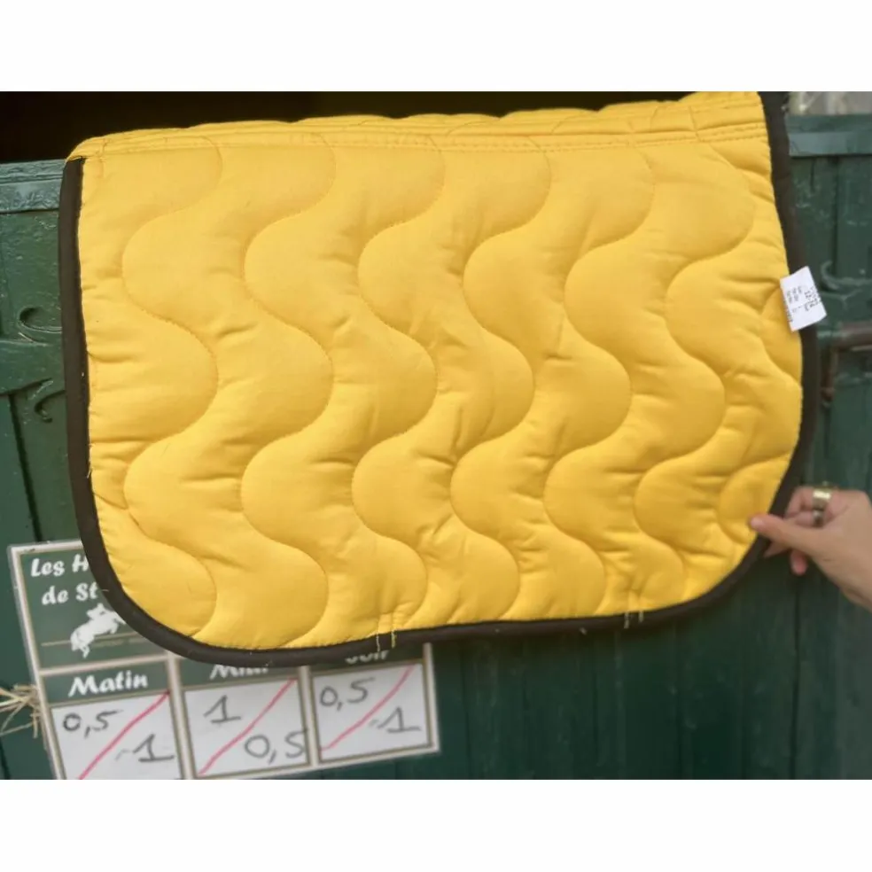 Tapis jaune équitheme