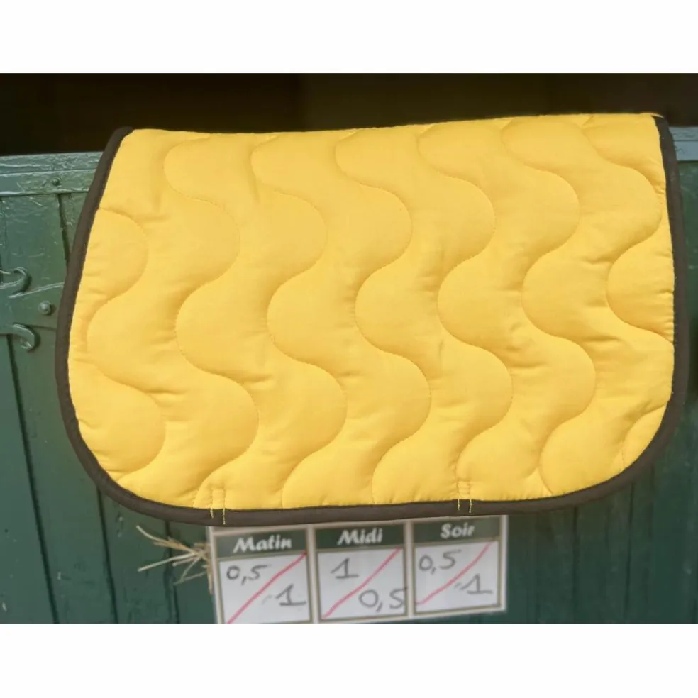 Tapis jaune équitheme