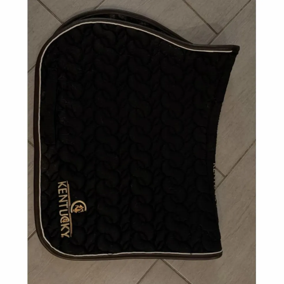 Tapis kentucky noir avec logo