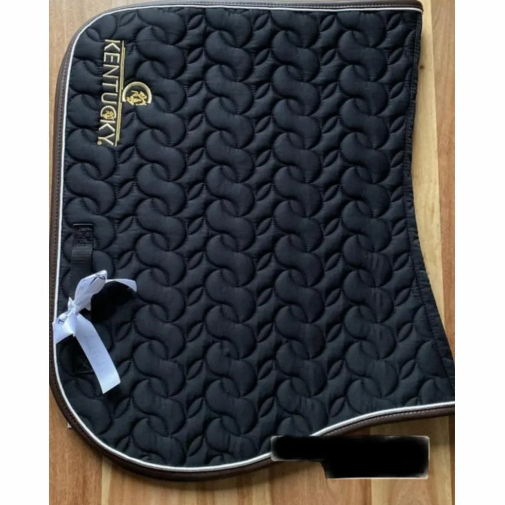 Tapis kentucky noir avec logo