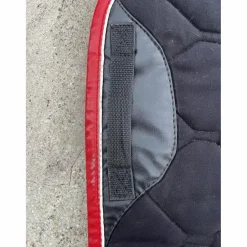 tapis noir et rouge GEM