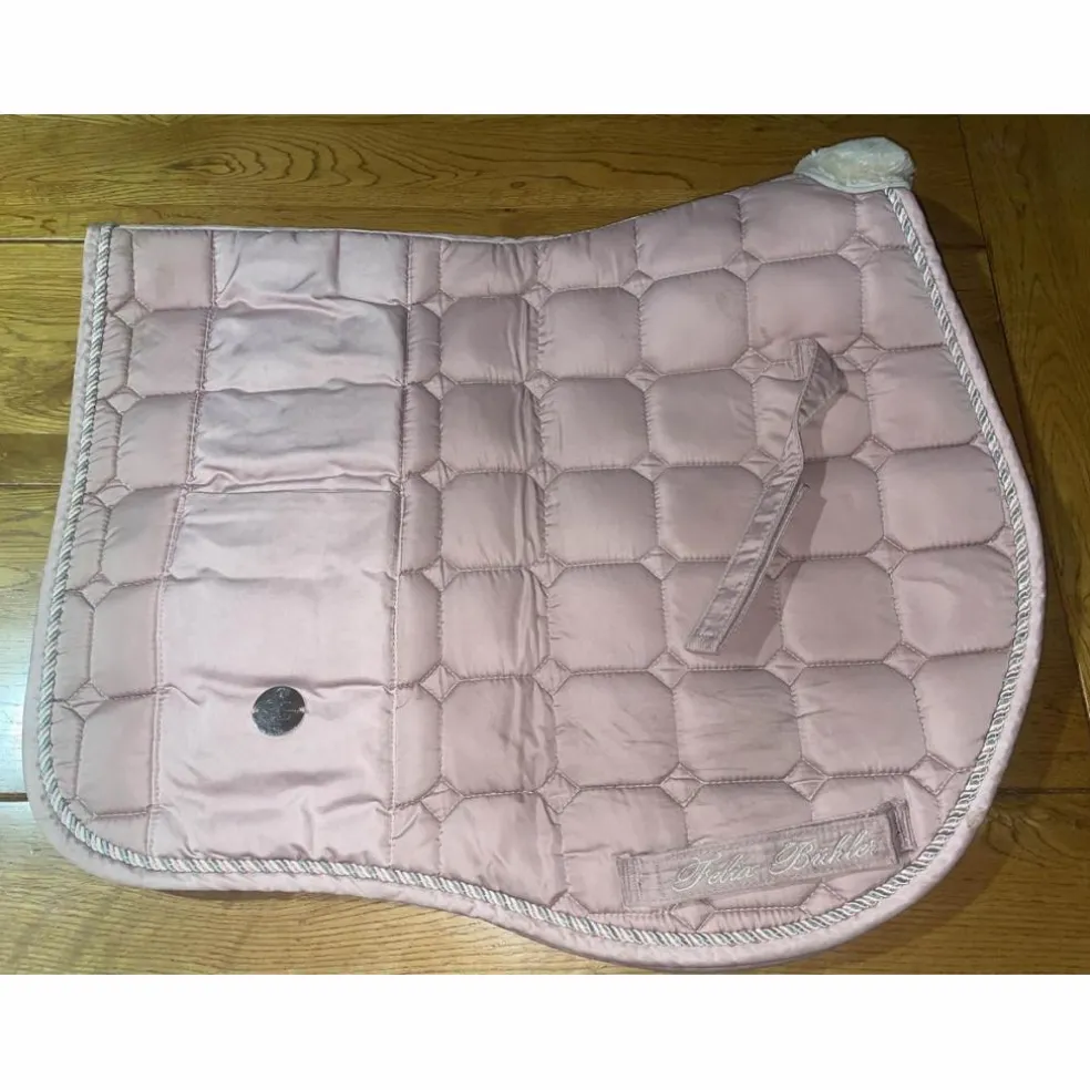 tapis poney rose pale