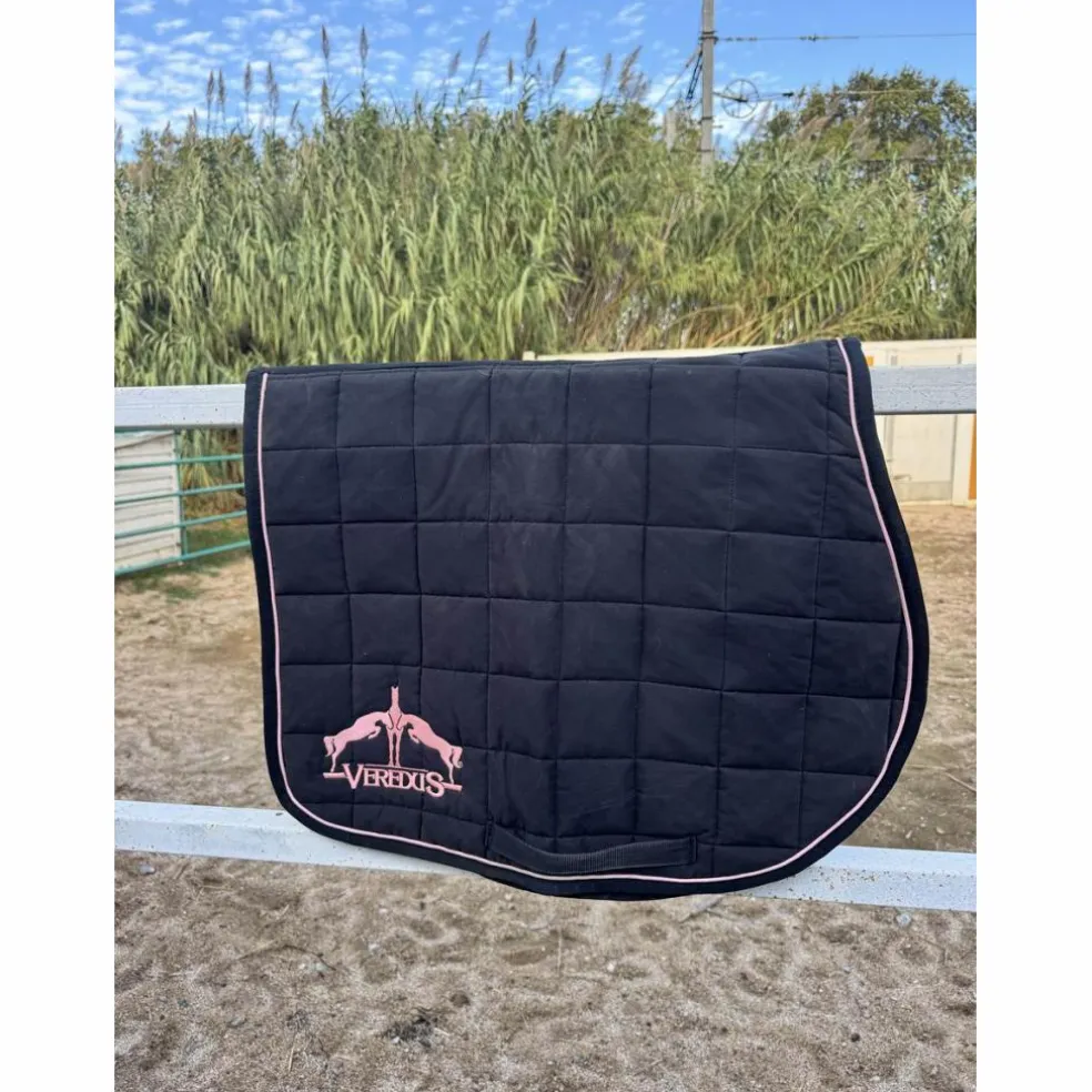 tapis veredus noir et rose