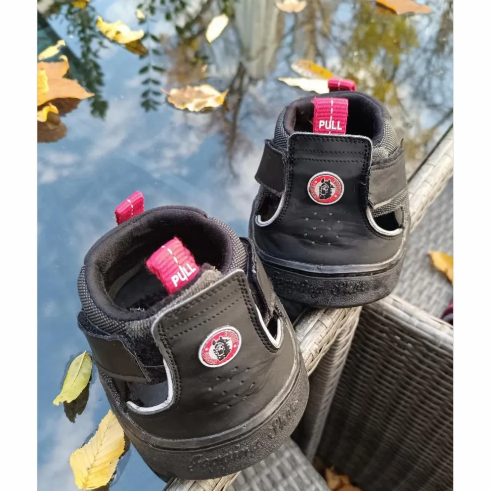 Trekking shoes