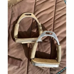 Étrier d’équitation flexible