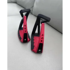 Étriers enfant rouge et noir