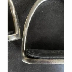 Étriers Métalliques