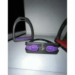 Étriers violet