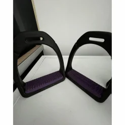 Étriers violet