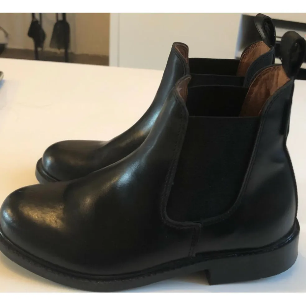 vend boots T34