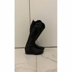 Vend matériels équitation.