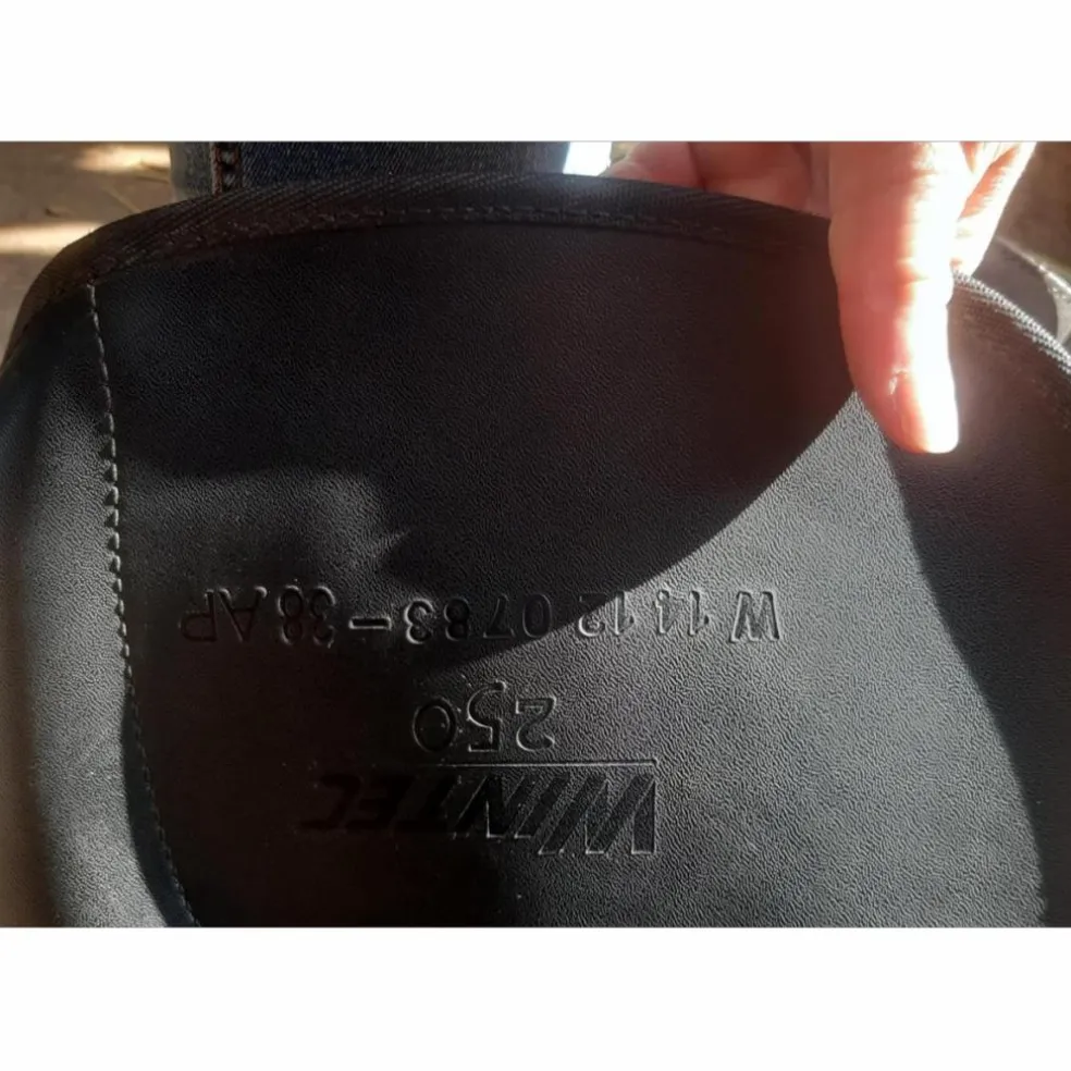 Vend ou échange selle wintec 14 pouces