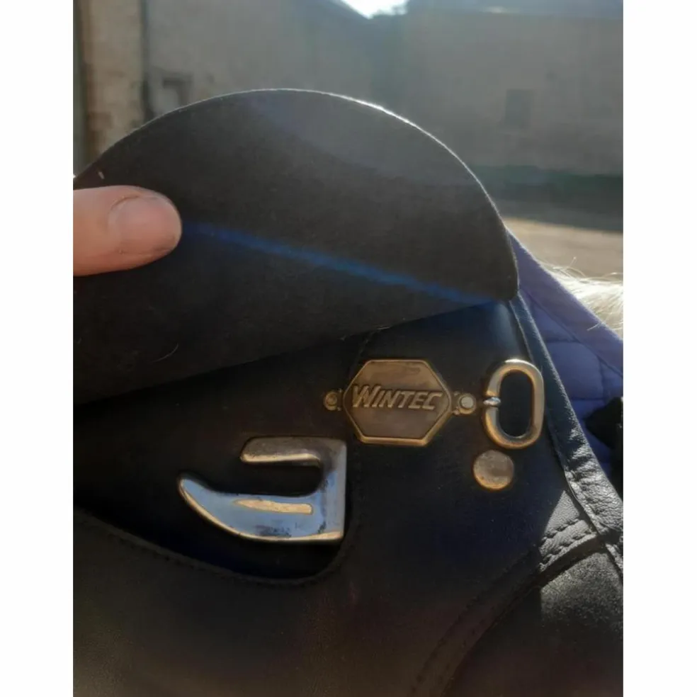 Vend ou échange selle wintec 14 pouces
