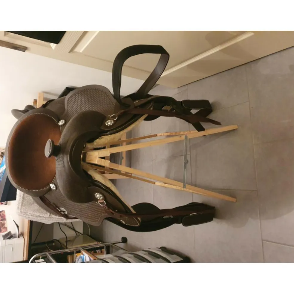 VENDS SELLE WESTERN SYNTHETIQUE