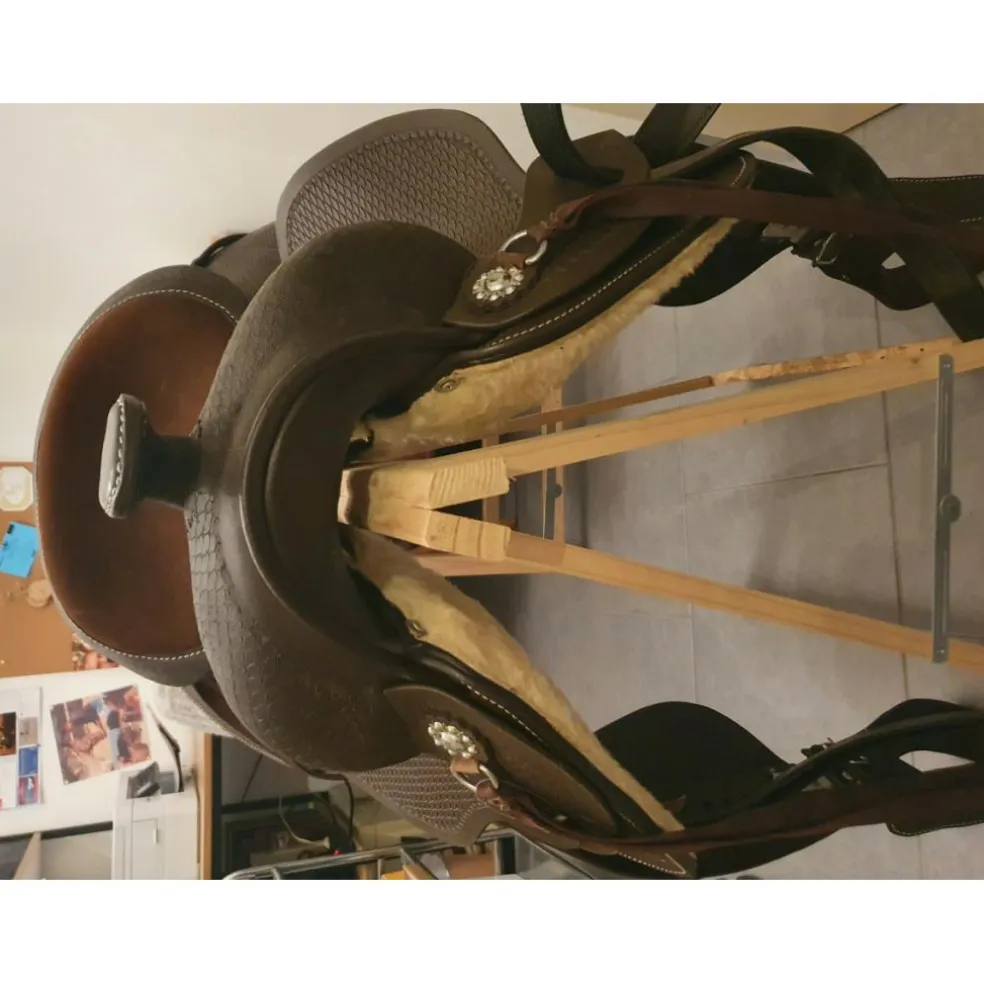VENDS SELLE WESTERN SYNTHETIQUE