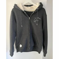 veste Kevin statut