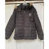 veste noir flags and cup