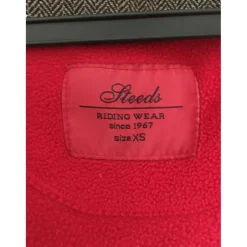 Veste polaire capuche rouge