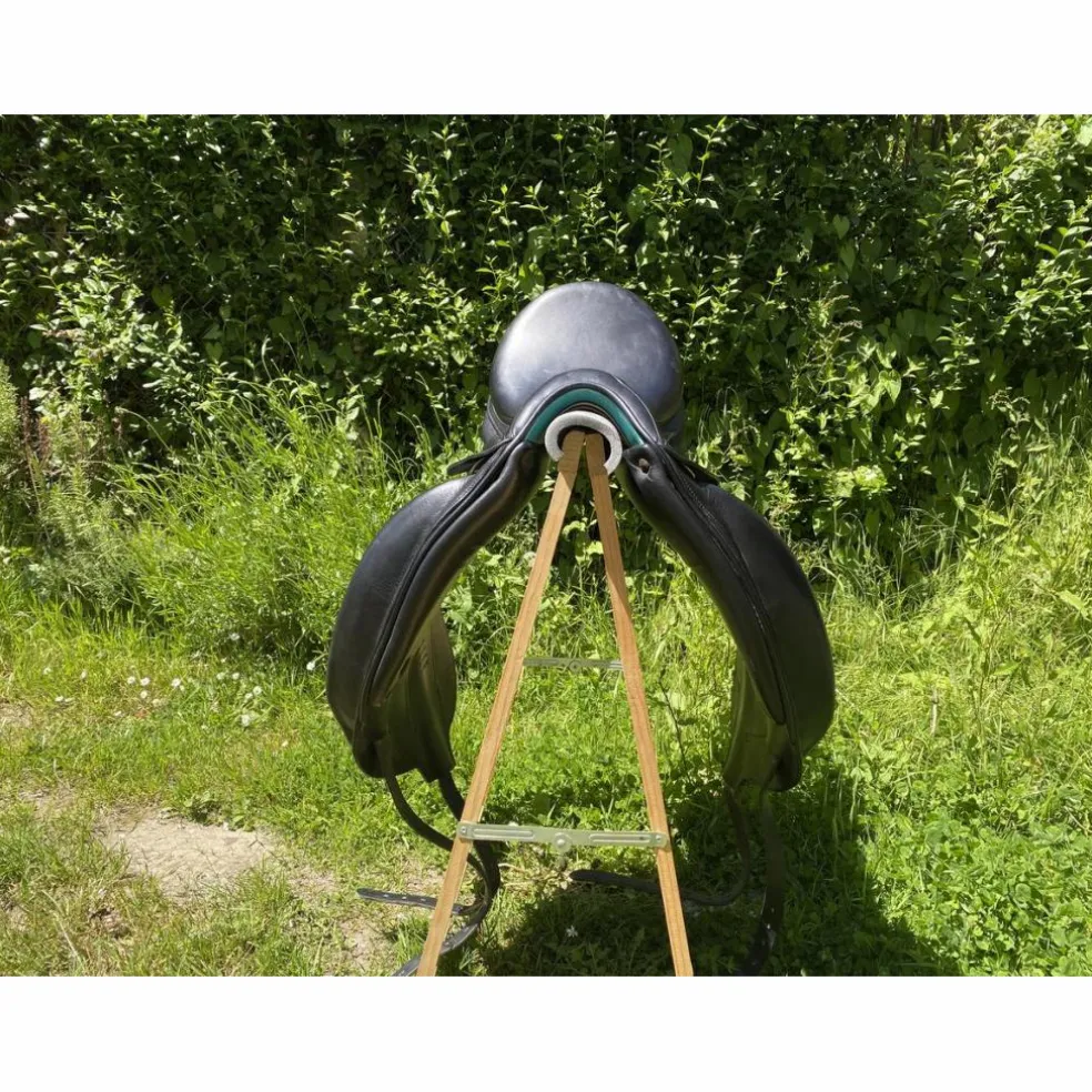 Voltaire Design - Selle Adelaide Noire 18"