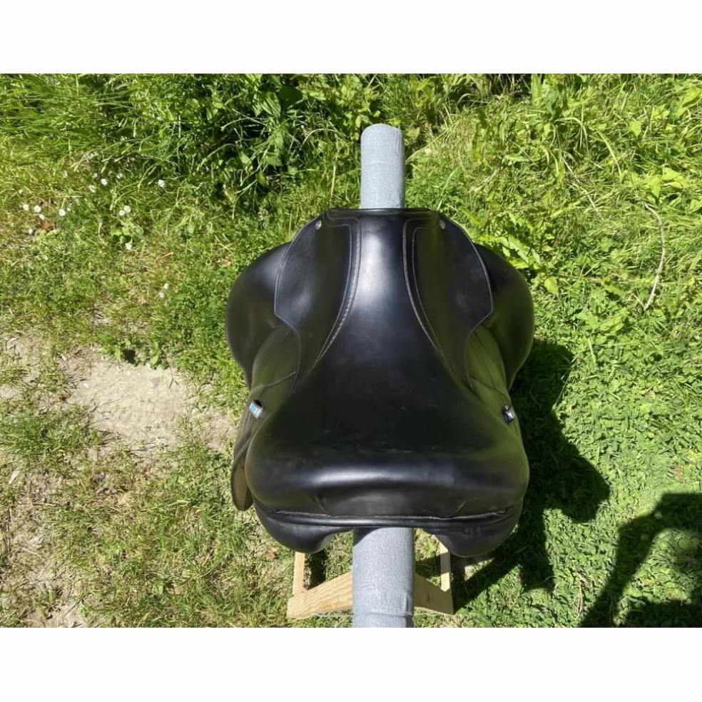 Voltaire Design - Selle Adelaide Noire 18"